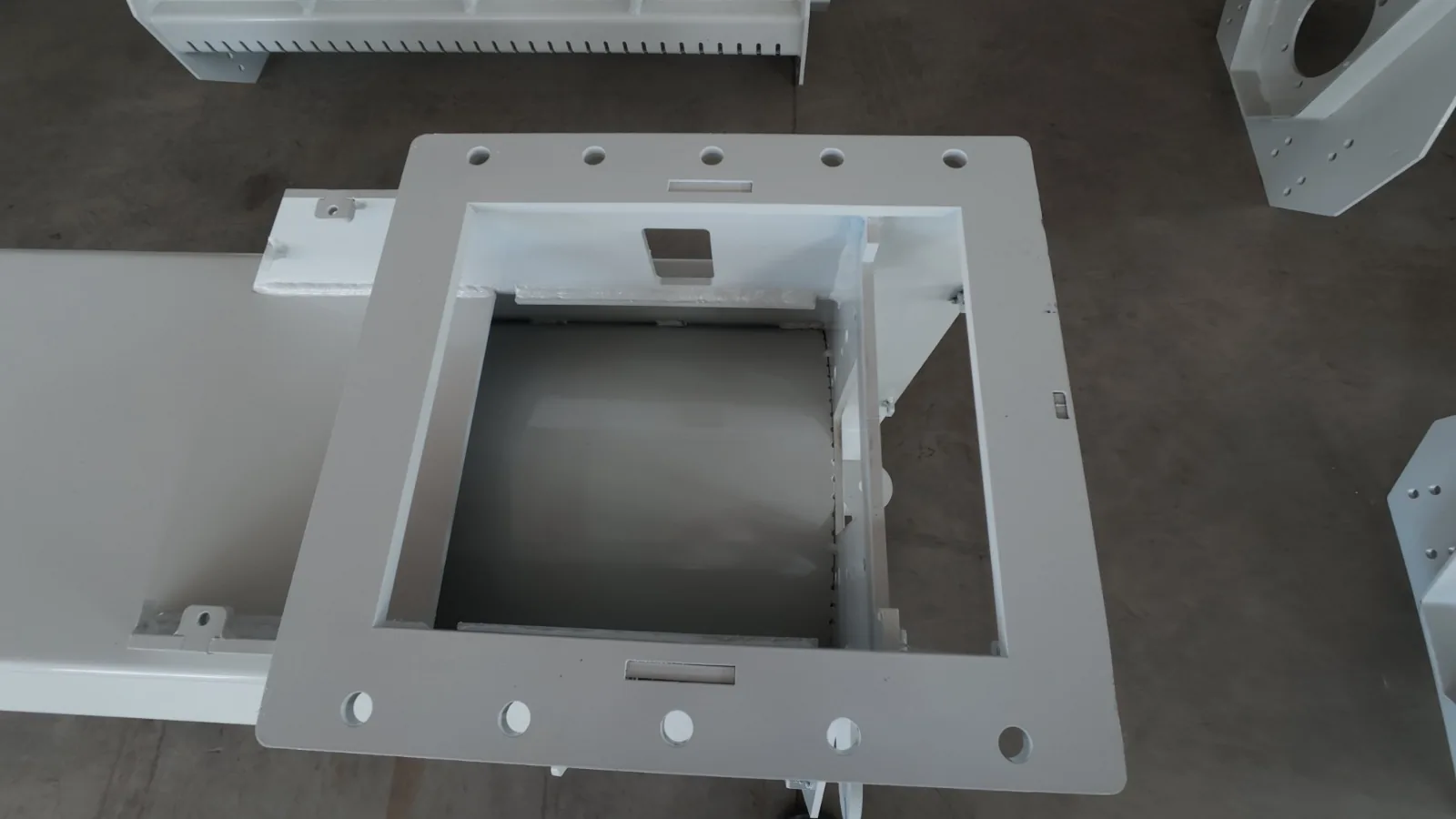 Two-layer shielding structure on the Grass Cutter body