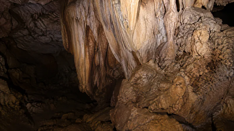 Geological conditions in the cavern-like Mexico working area